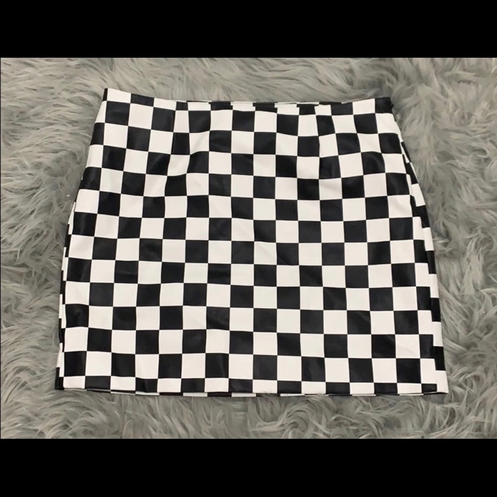 Checkerboard skirt faux leather